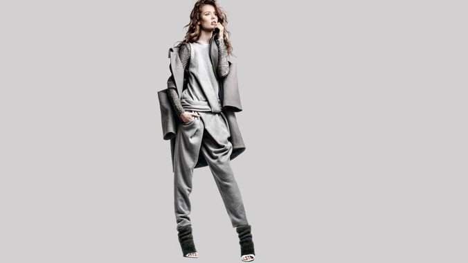 为什么Go仅仅160MB的安装包就可以编译程序，而Rust却还需要几个GB的VC++才能编译？